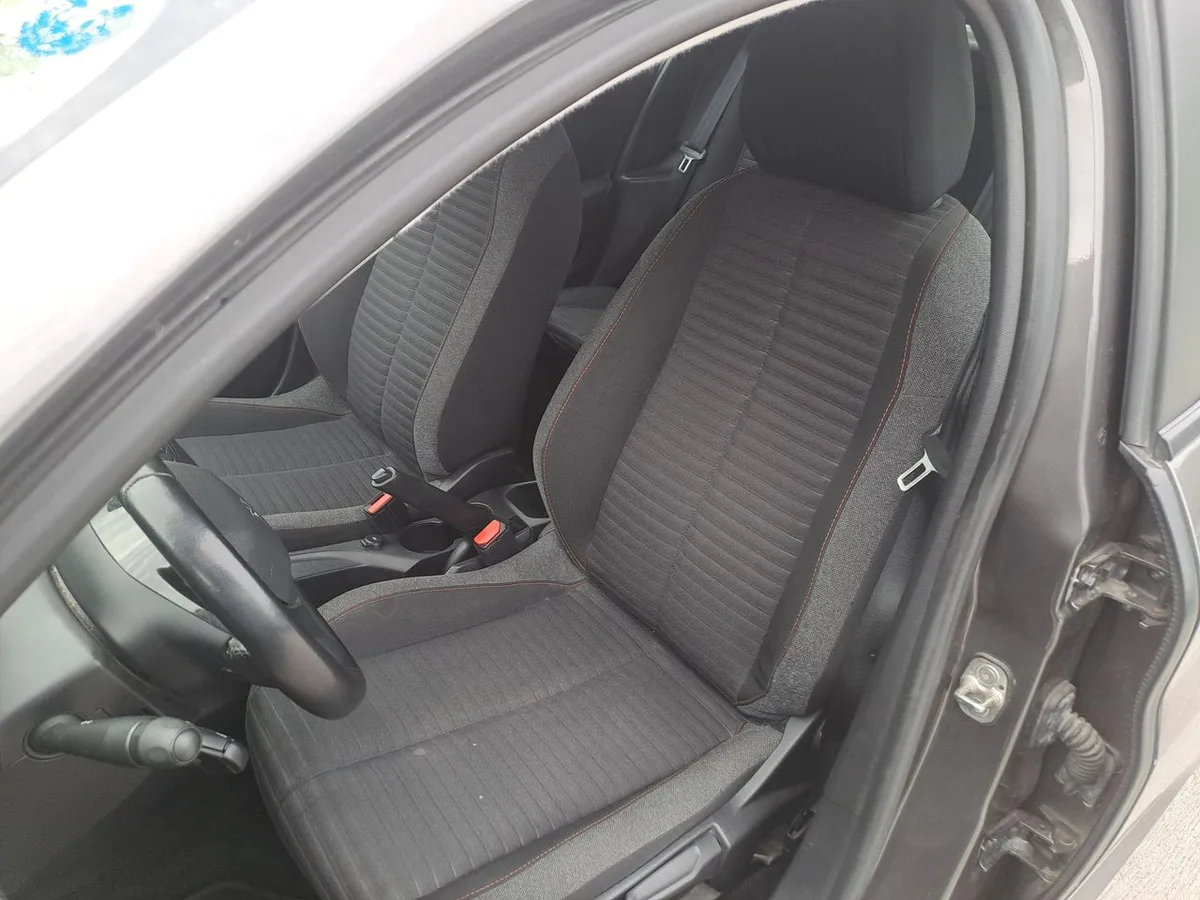Peugeot 208 1.5 Premiere Pack Blue Hdi Diesel 4x2 100 Mt 5p año 2021