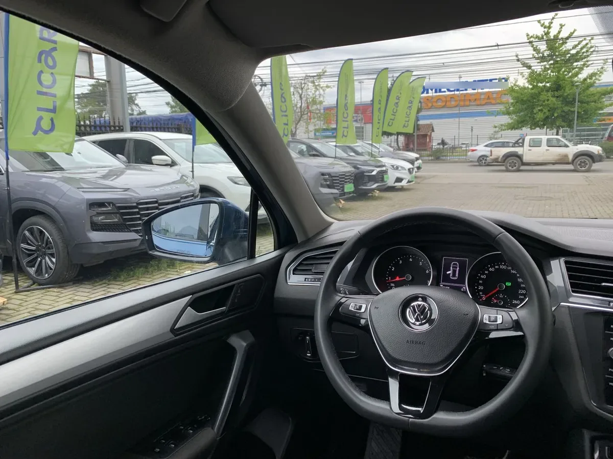 Volkswagen Tiguan 1.4 Tsi Comfortline 4x2 At 5p año 2021