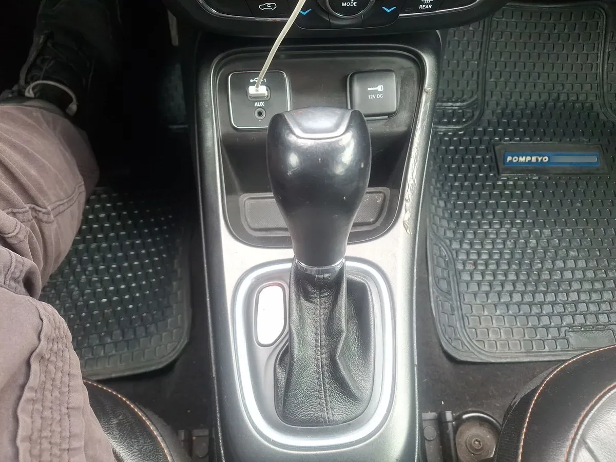 Jeep Compass 2.4 Longitude 4x2 Radio 7 At 5p año 2021