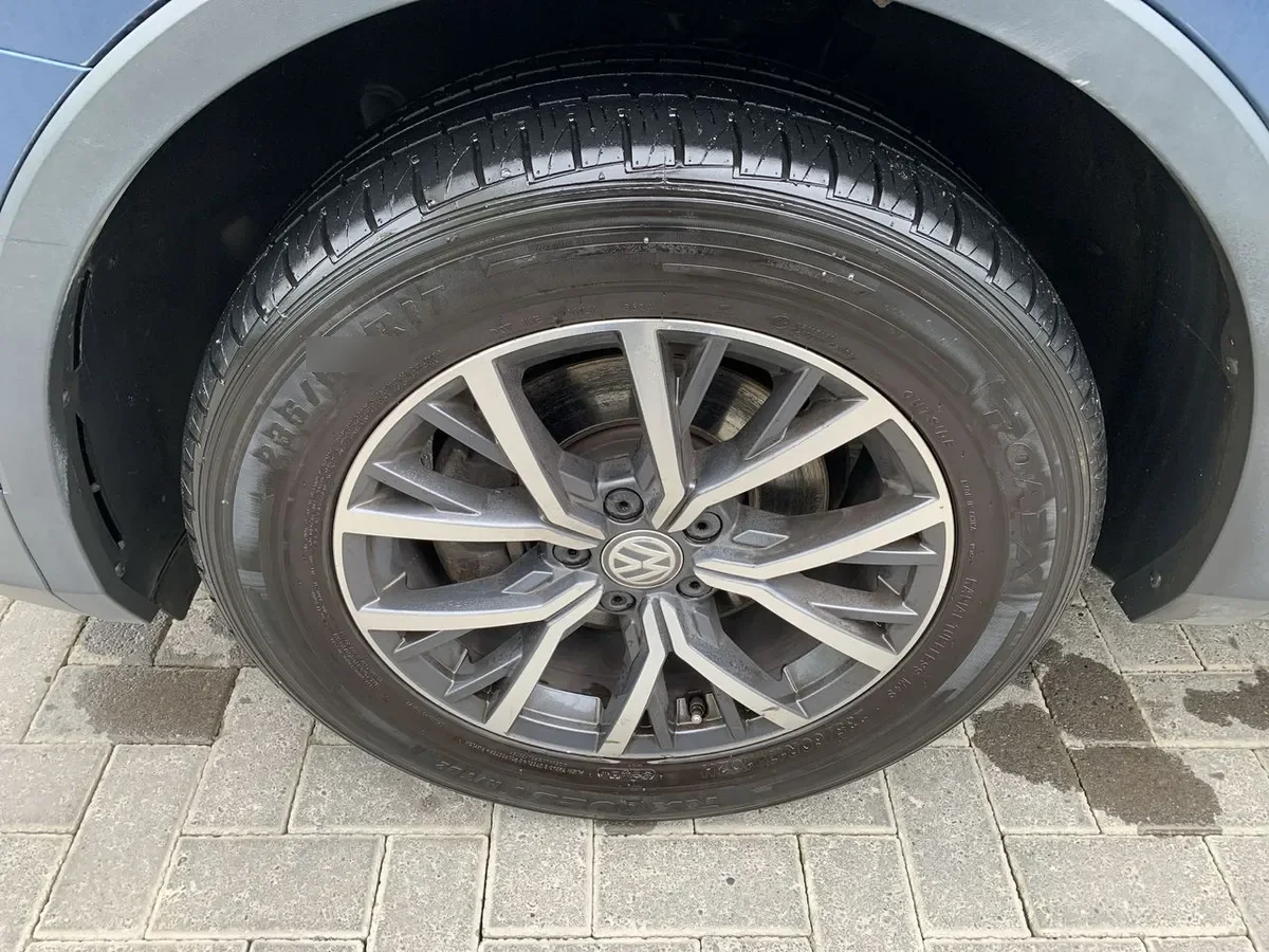 Volkswagen Tiguan 1.4 Tsi Comfortline 4x2 At 5p año 2021