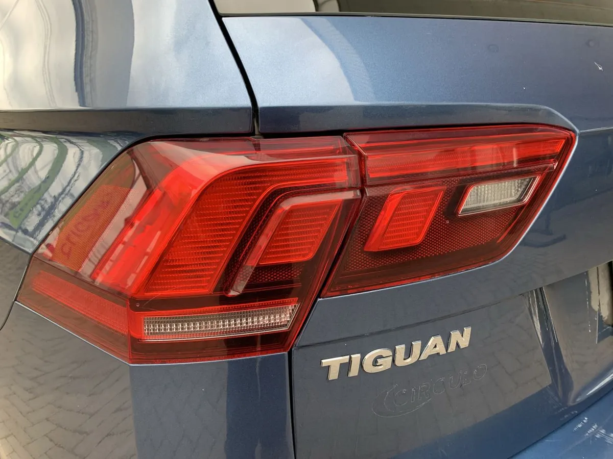 Volkswagen Tiguan 1.4 Tsi Comfortline 4x2 At 5p año 2021