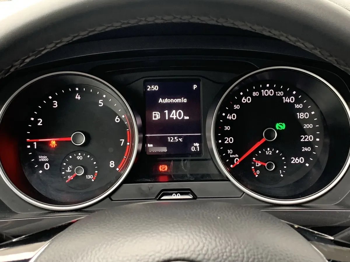 Volkswagen Tiguan 1.4 Tsi Comfortline 4x2 At 5p año 2021