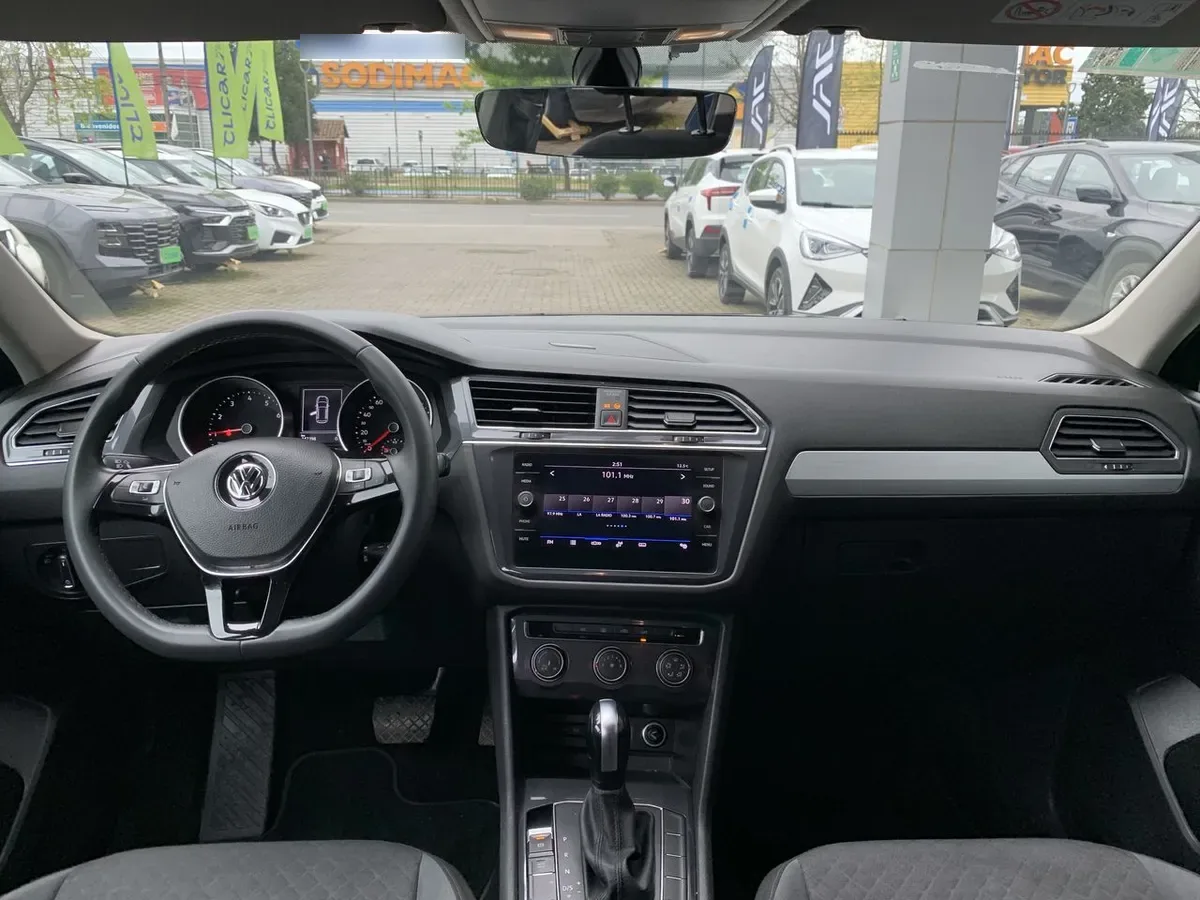 Volkswagen Tiguan 1.4 Tsi Comfortline 4x2 At 5p año 2021