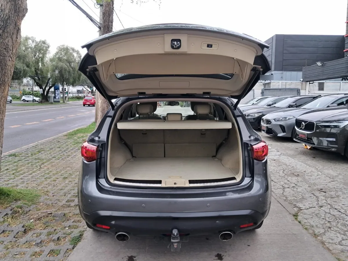 INFINITI QX70 3.7 At año 2015