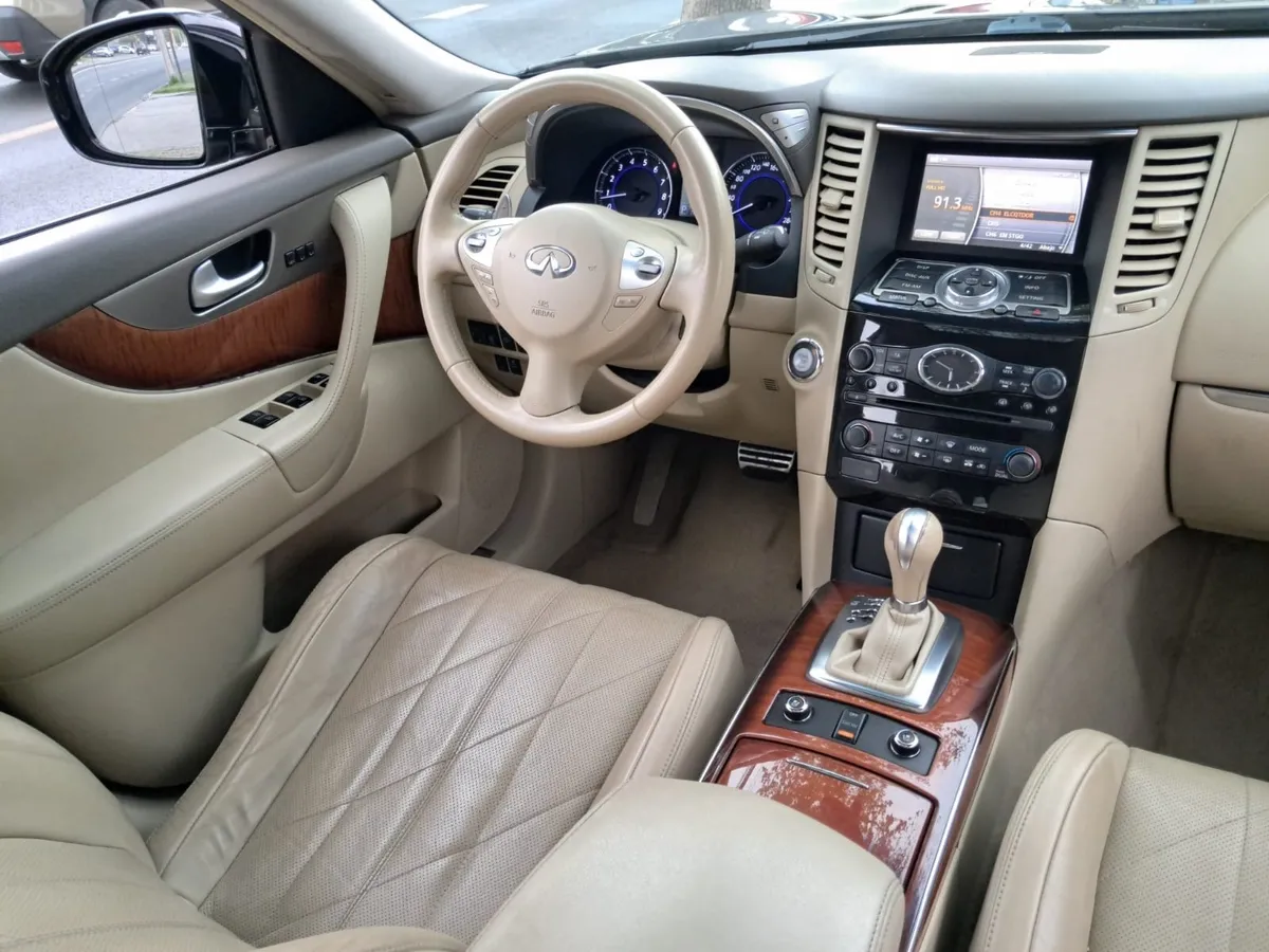 INFINITI QX70 3.7 At año 2015