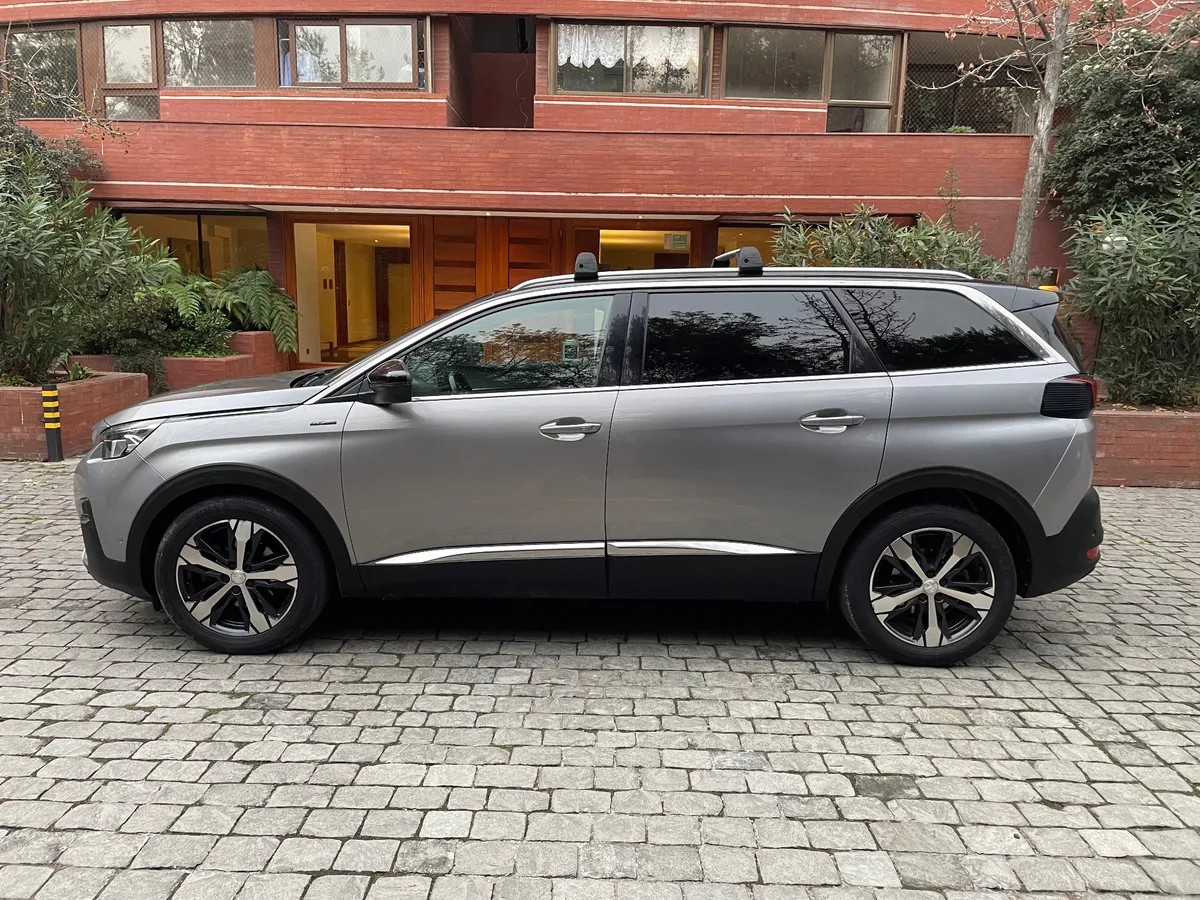 PEUGEOT 5008 1.5 Active Bluehdi 130 At Diesel año 2020