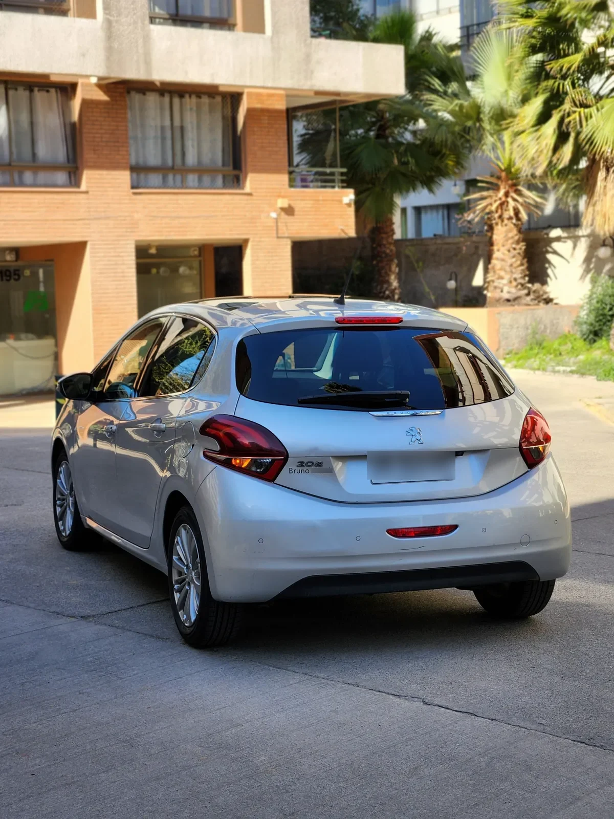 PEUGEOT 208 1.6 Allure Bluehdi 100hp Mt Diesel año 2017