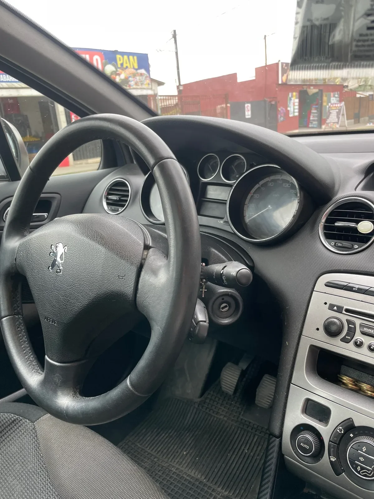 PEUGEOT 308 1.6 Mt Premium año 2008