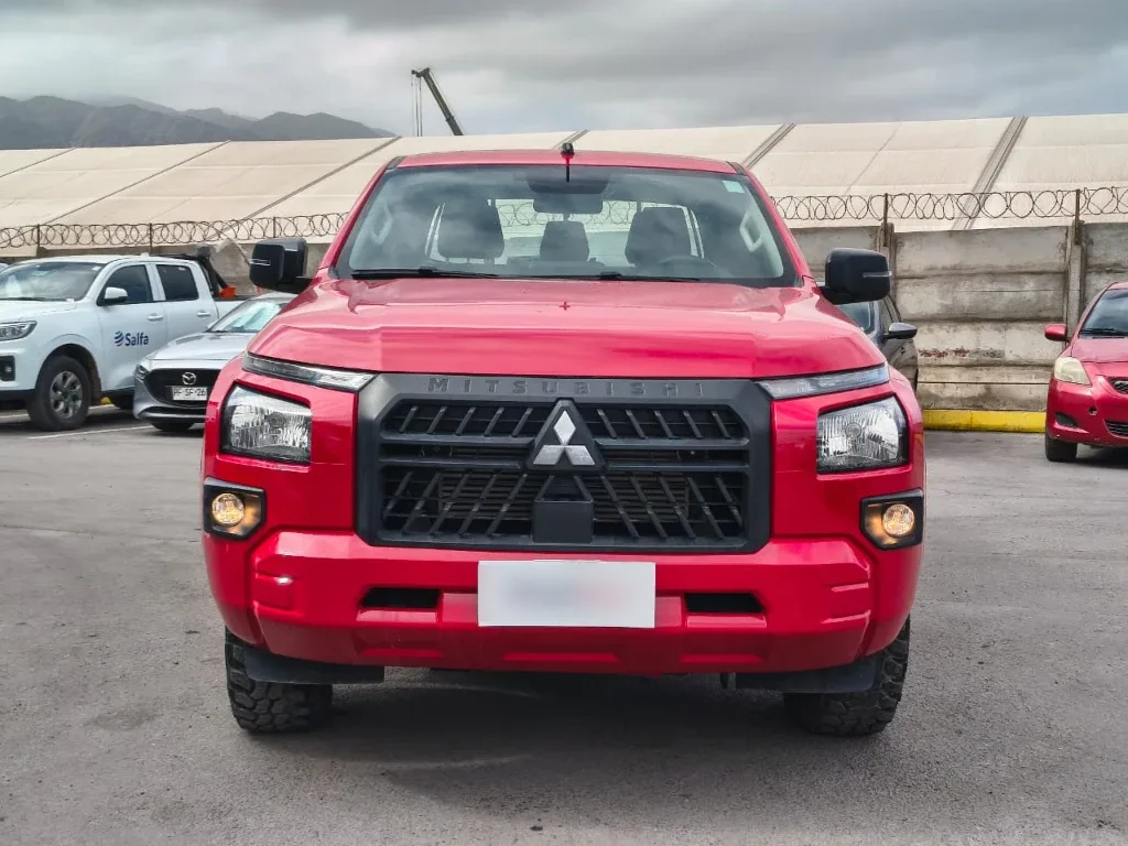 Mitsubishi L200 Katana D/c 2.4 Tdi Mt Xrt 4x4 año 2024