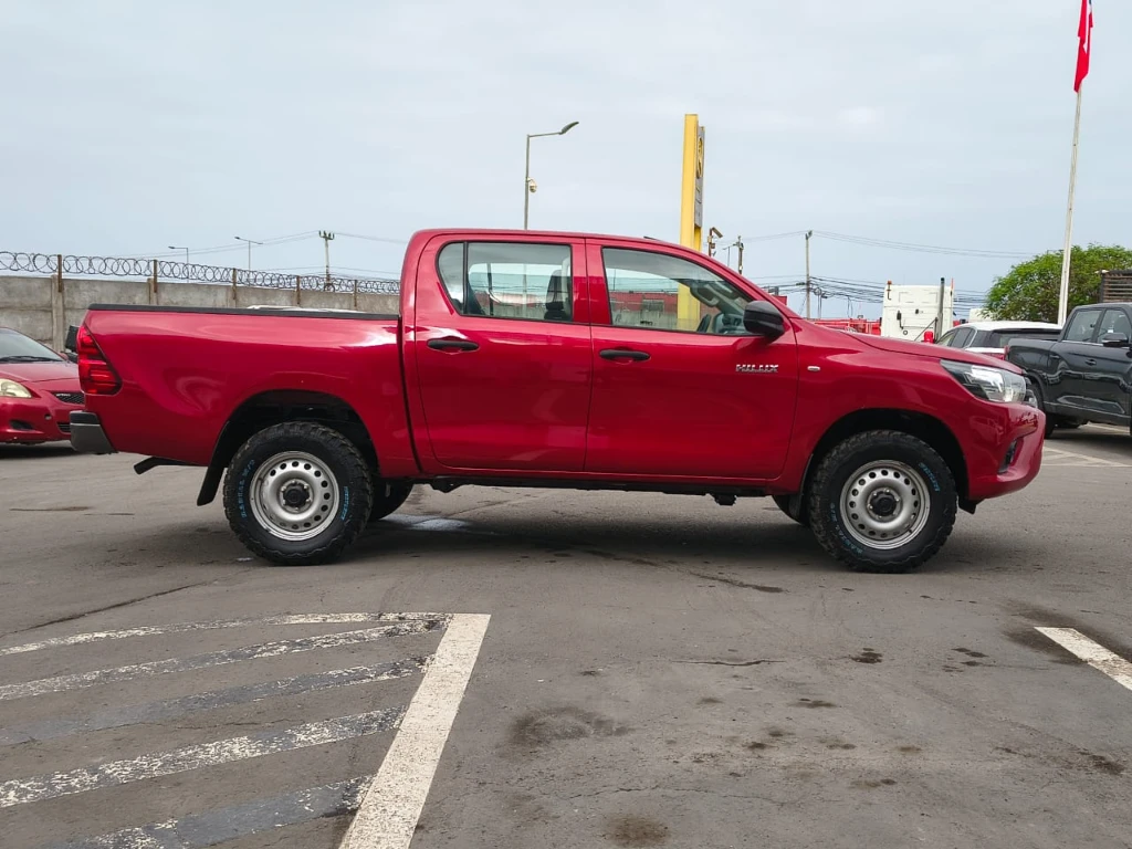Toyota Hilux Dc 4x4 2.4 D Dx Mt año 2024