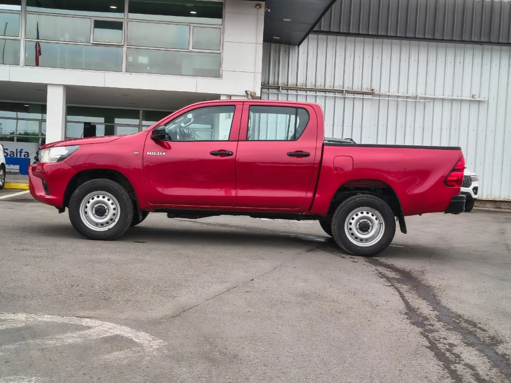 Toyota Hilux Dc 4x4 2.4 D Dx Mt año 2024