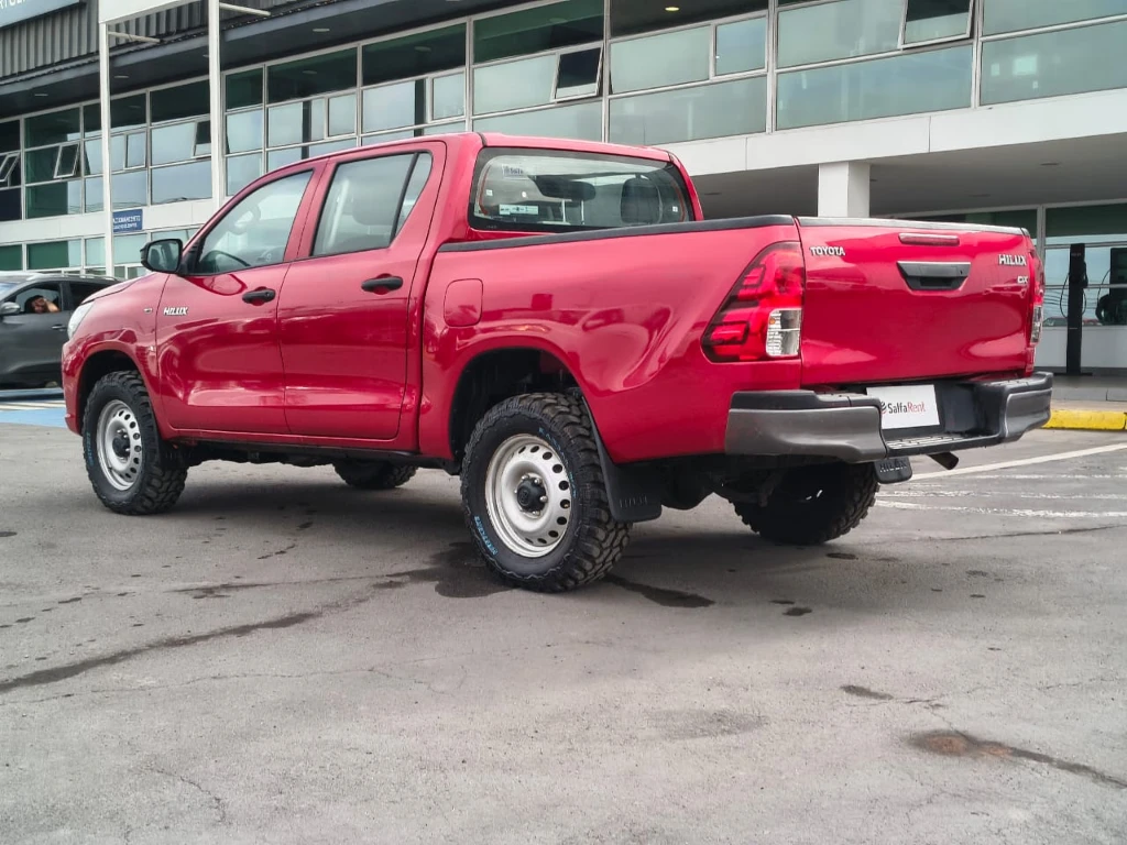 Toyota Hilux Dc 4x4 2.4 D Dx Mt año 2024