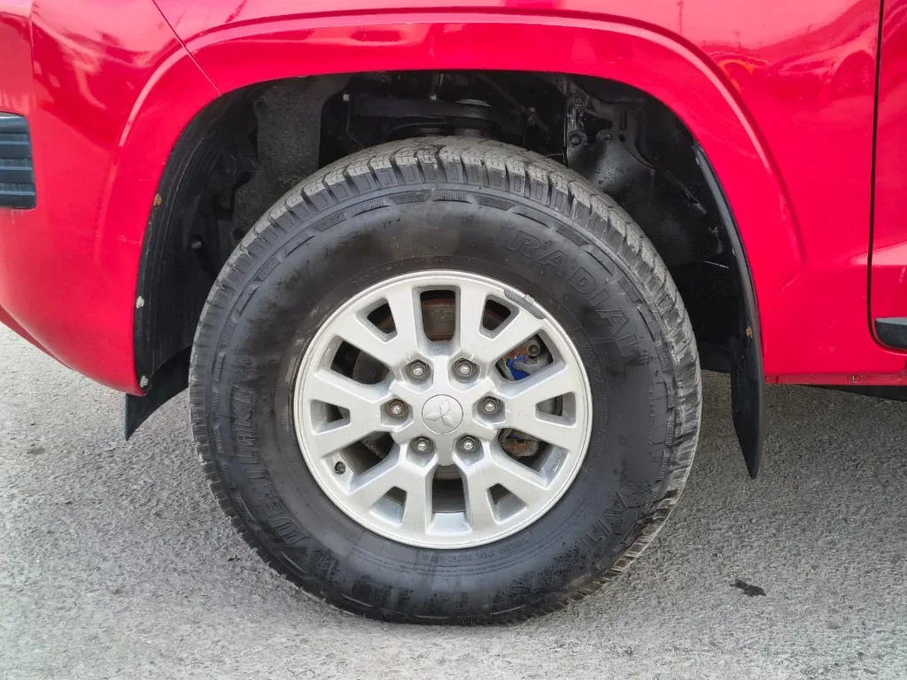 Mitsubishi L200 Katana D/c 2.4 Tdi Mt Xrt 4x4 año 2024