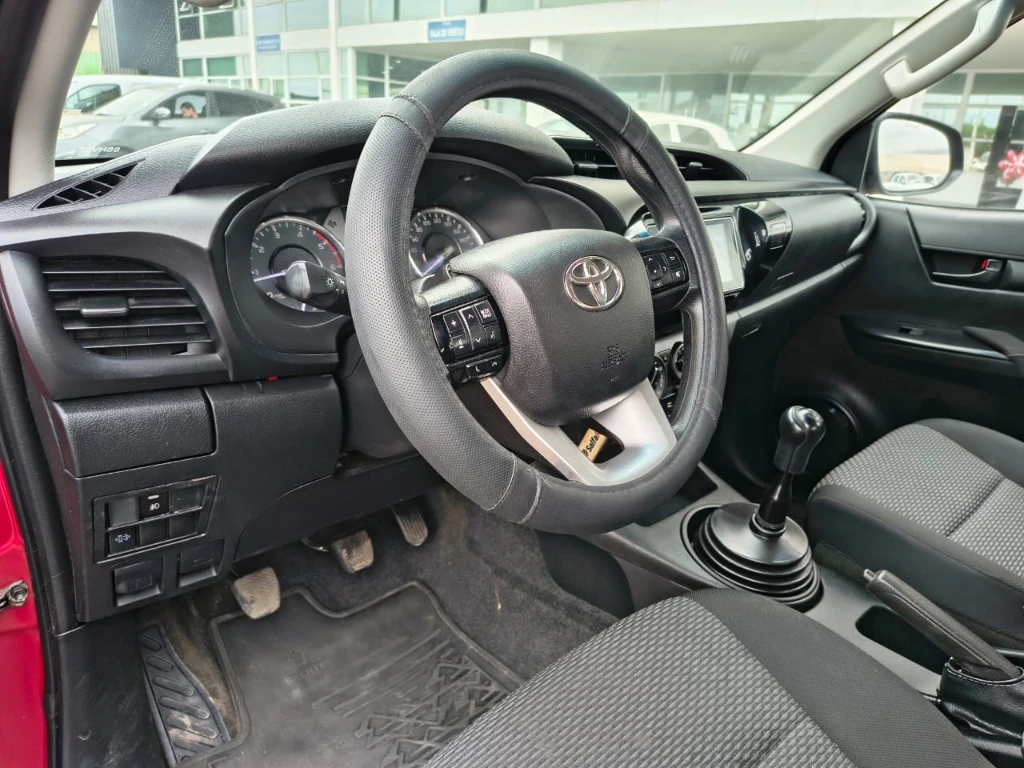 Toyota Hilux Dc 4x4 2.4 D Dx Mt año 2023