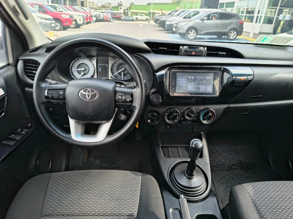 Toyota Hilux Dc 4x4 2.4 D Dx Mt año 2024