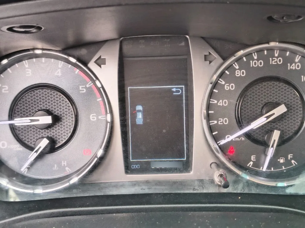 Toyota Hilux Dc 4x4 2.4 D Dx Mt año 2024