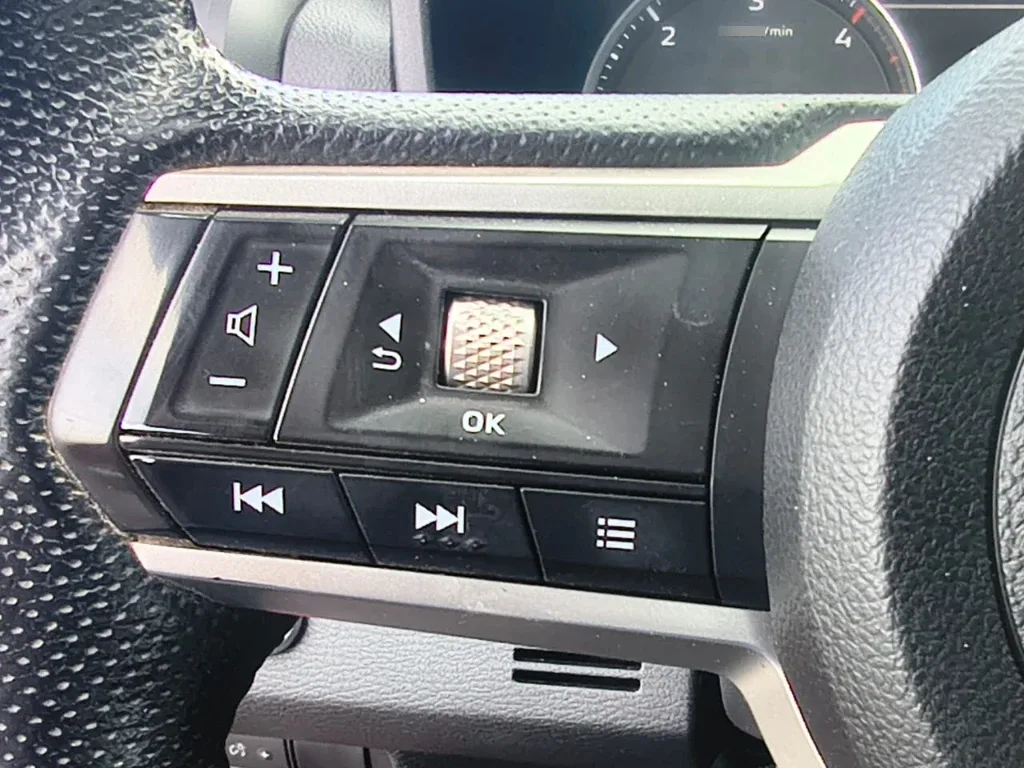 Mitsubishi L200 Katana D/c 2.4 Tdi Mt Xrt 4x4 año 2024