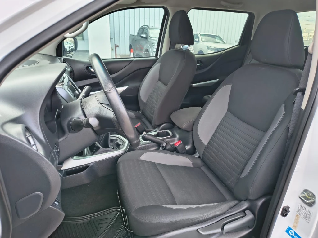Nissan Navara Dc 4x2 2.3tdi Xe año 2022