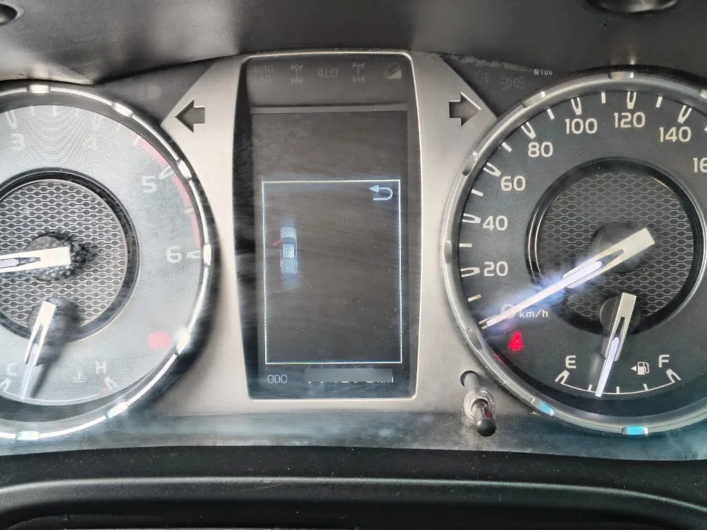 Toyota Hilux Dc 4x4 2.4 D Dx Mt año 2023