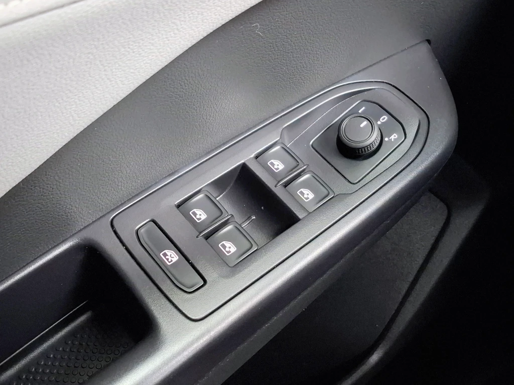 Volkswagen Taos Taos 1.4 Tsi At Comfortline año 2025