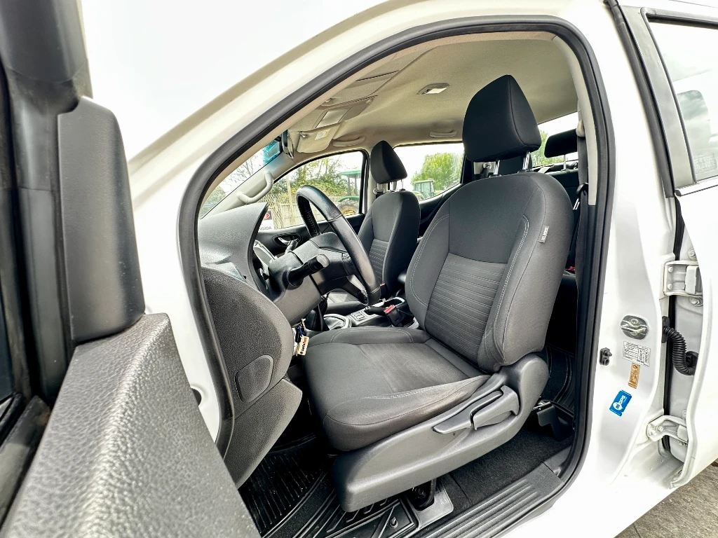 Nissan Navara Navara 4x2 Dc 4x2 2.3tdi Xe año 2023
