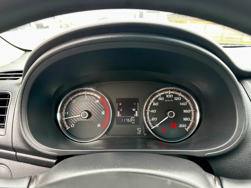 Mitsubishi L200 L200 4x2 Katana D/c 2.4 Td Mt Cr año 2023