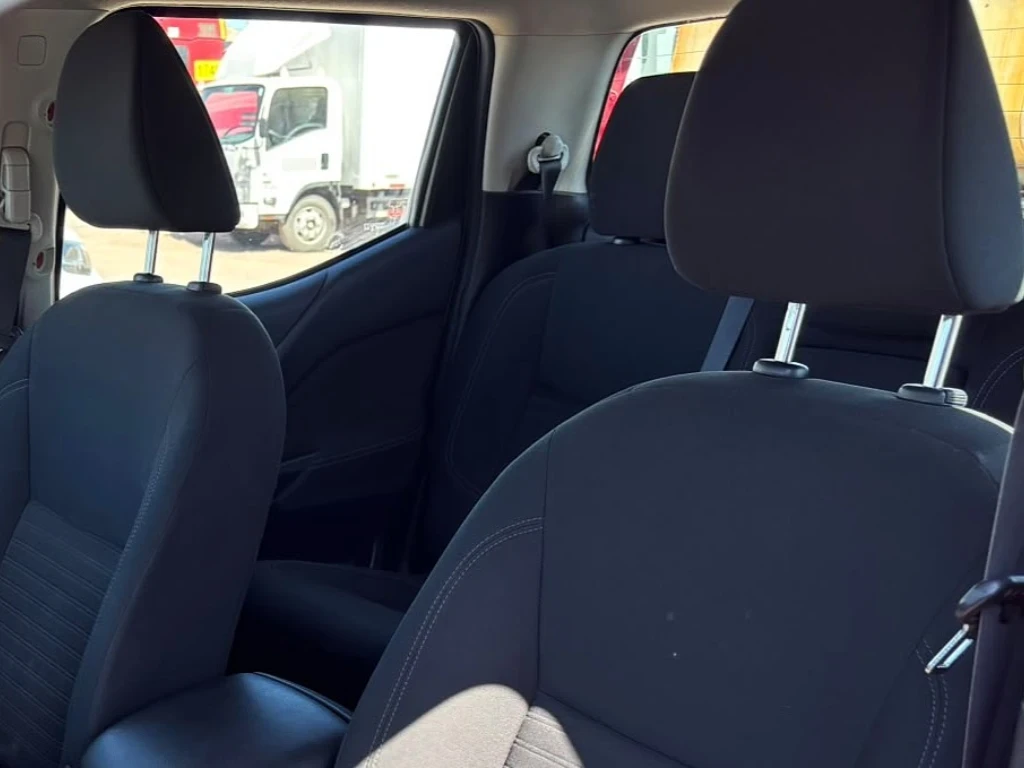 Nissan Navara Dc 4x4 2.3 Tdi Se año 2023