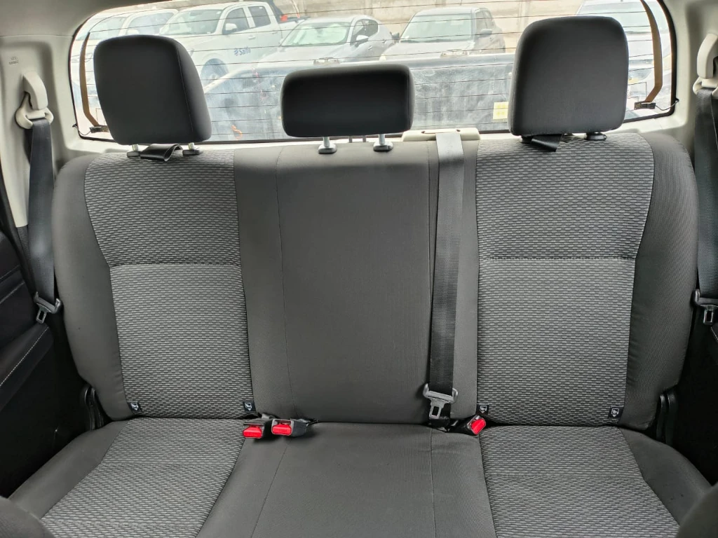 Toyota Hilux Dc 4x4 2.4 D Dx Mt año 2023