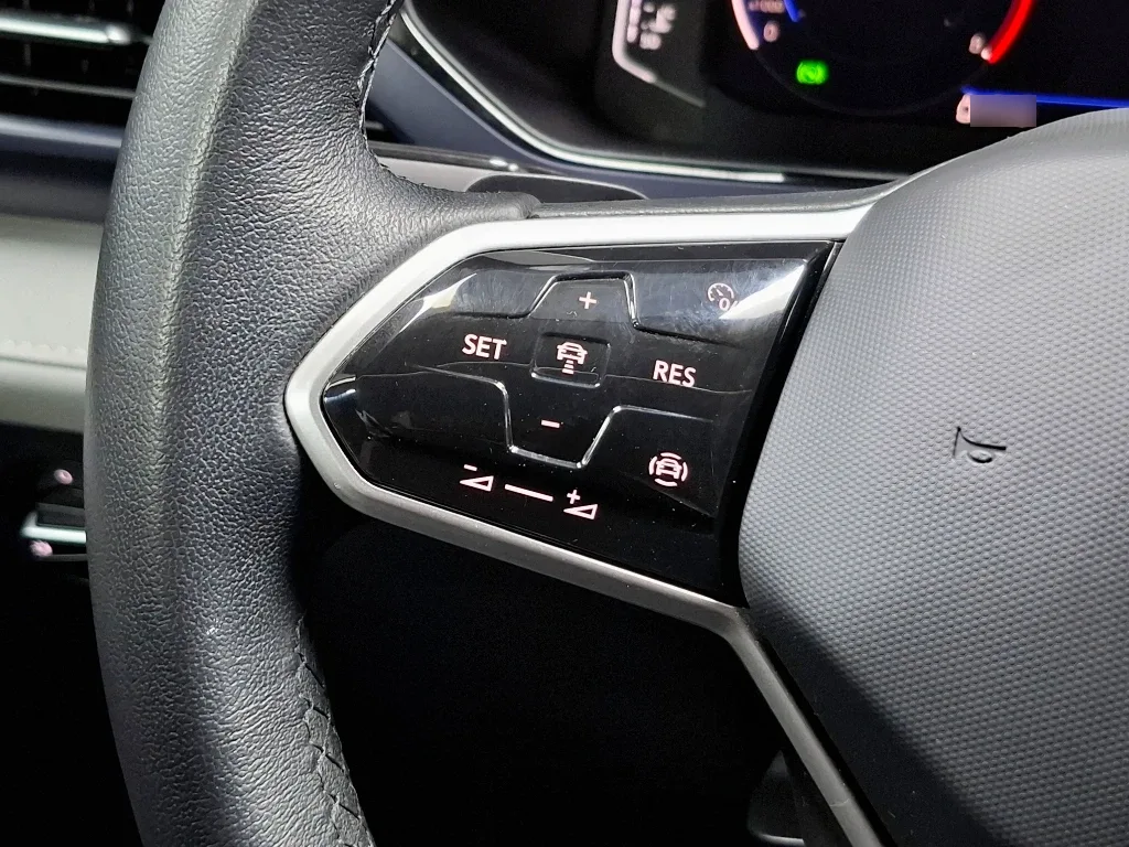 Volkswagen Taos Taos 1.4 Tsi At Comfortline año 2025