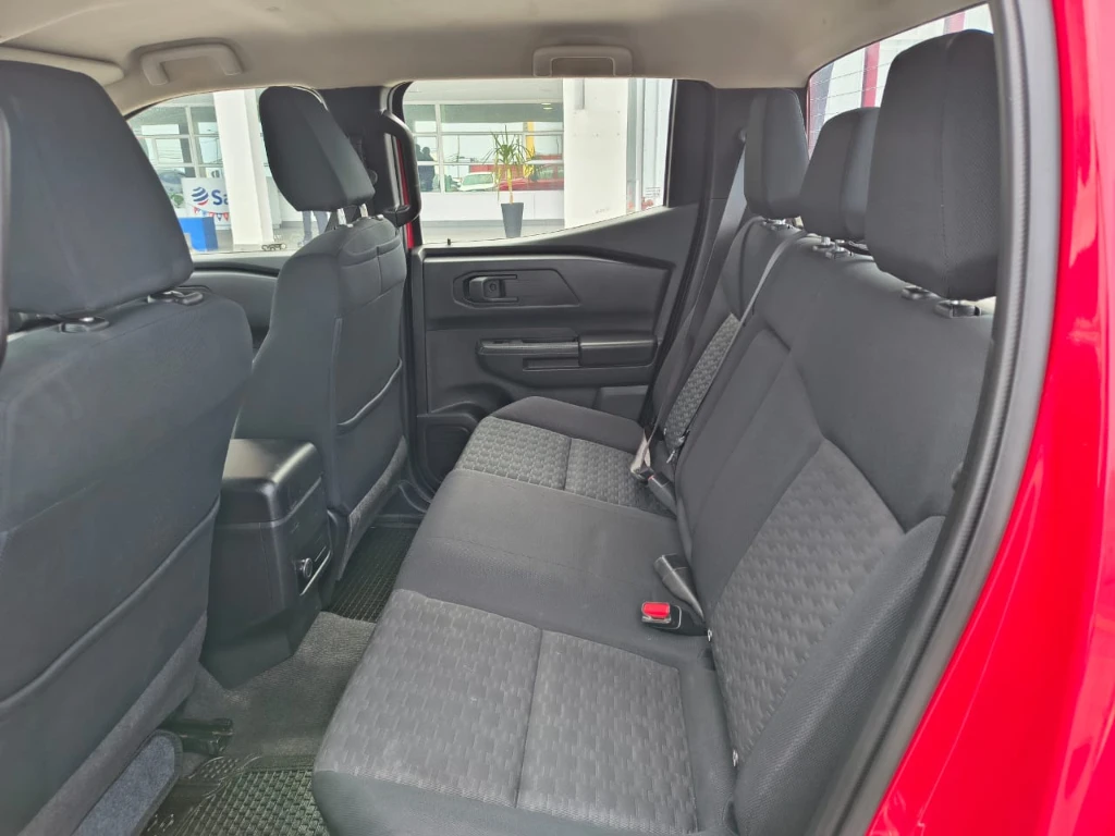 Mitsubishi L200 Katana D/c 2.4 Tdi Mt Xrt 4x4 año 2024