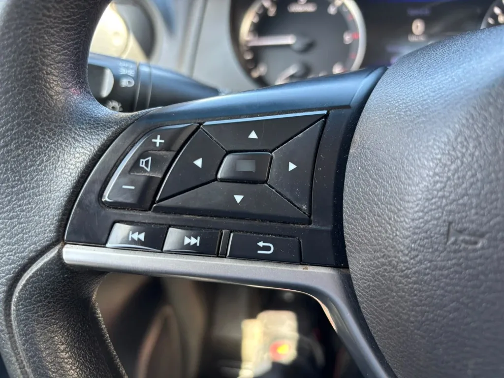 Nissan Navara Dc 4x4 2.3 Tdi Se año 2023