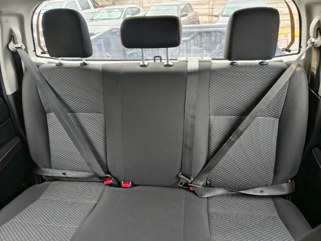 Toyota Hilux Dc 4x4 2.4 D Dx Mt año 2024