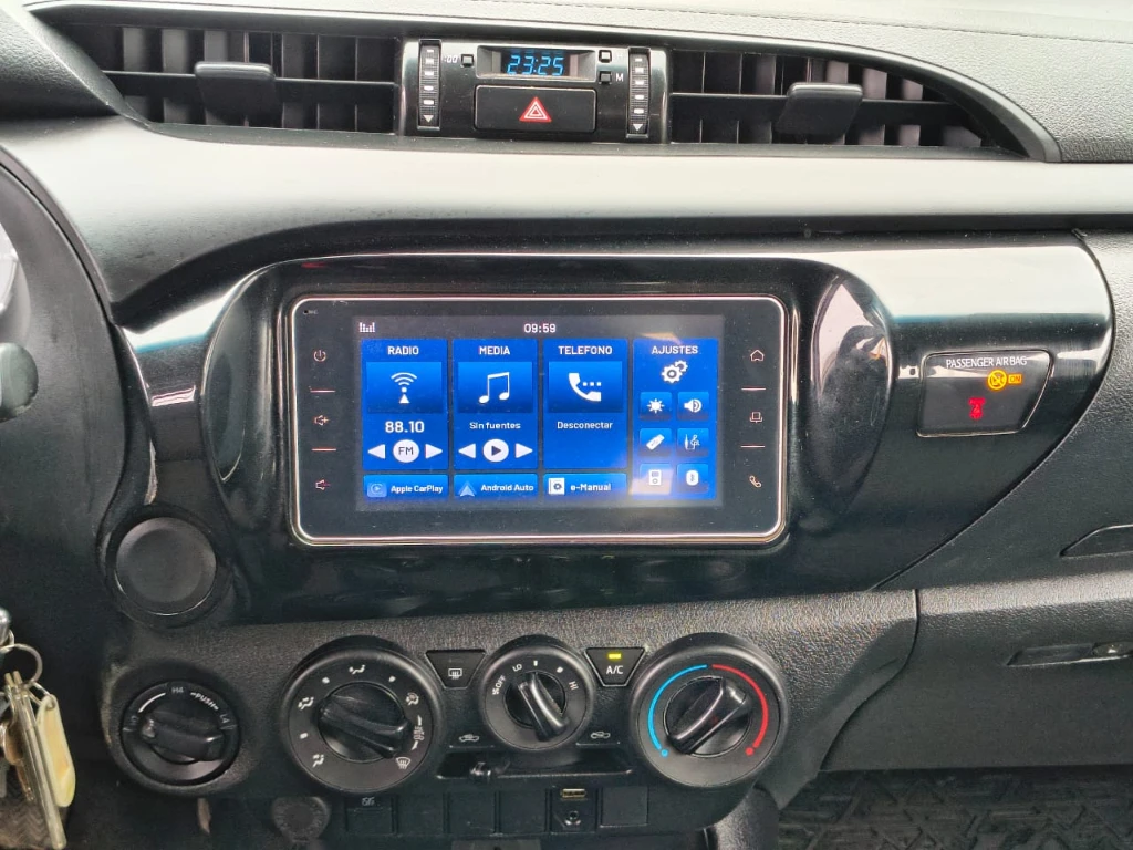 Toyota Hilux Dc 4x4 2.4 D Dx Mt año 2024