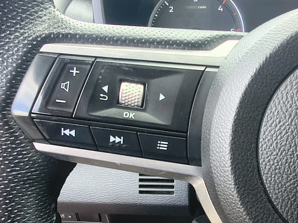 Mitsubishi L200 Katana D/c 2.4 Tdi Mt Xrt 4x4 año 2024