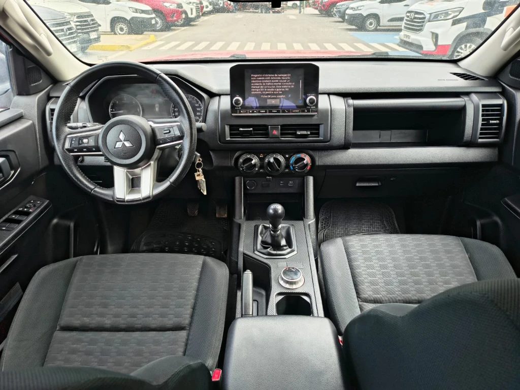 Mitsubishi L200 Katana D/c 2.4 Tdi Mt Xrt 4x4 año 2024