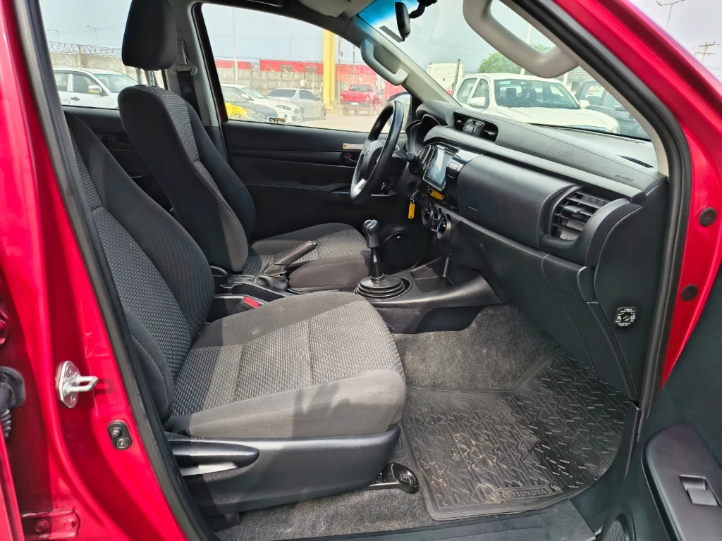 Toyota Hilux Dc 4x4 2.4 D Dx Mt año 2024