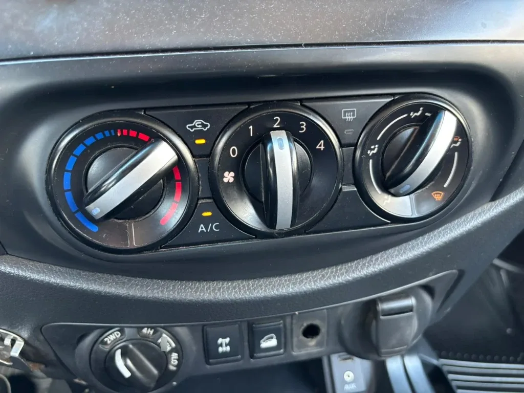 Nissan Navara Dc 4x4 2.3 Tdi Se año 2023