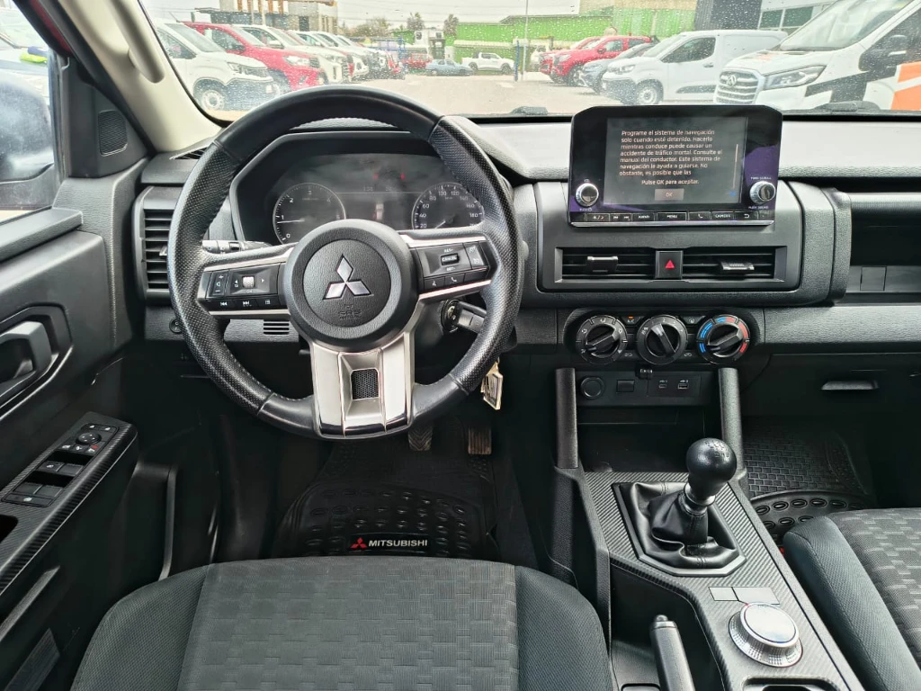 Mitsubishi L200 Katana D/c 2.4 Tdi Mt Xrt 4x4 año 2024