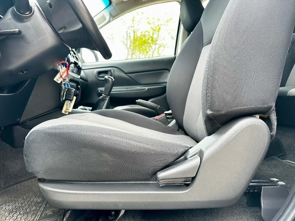 Mitsubishi L200 L200 4x2 Katana D/c 2.4 Td Mt Cr año 2023