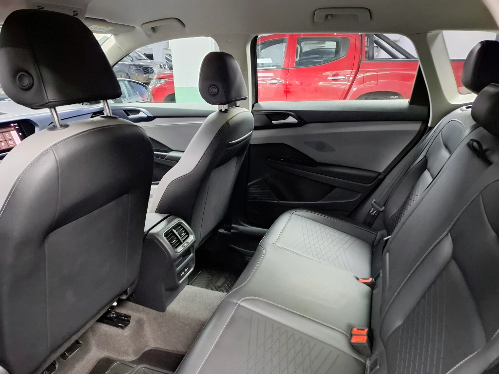 Volkswagen Taos Taos 1.4 Tsi At Comfortline año 2025