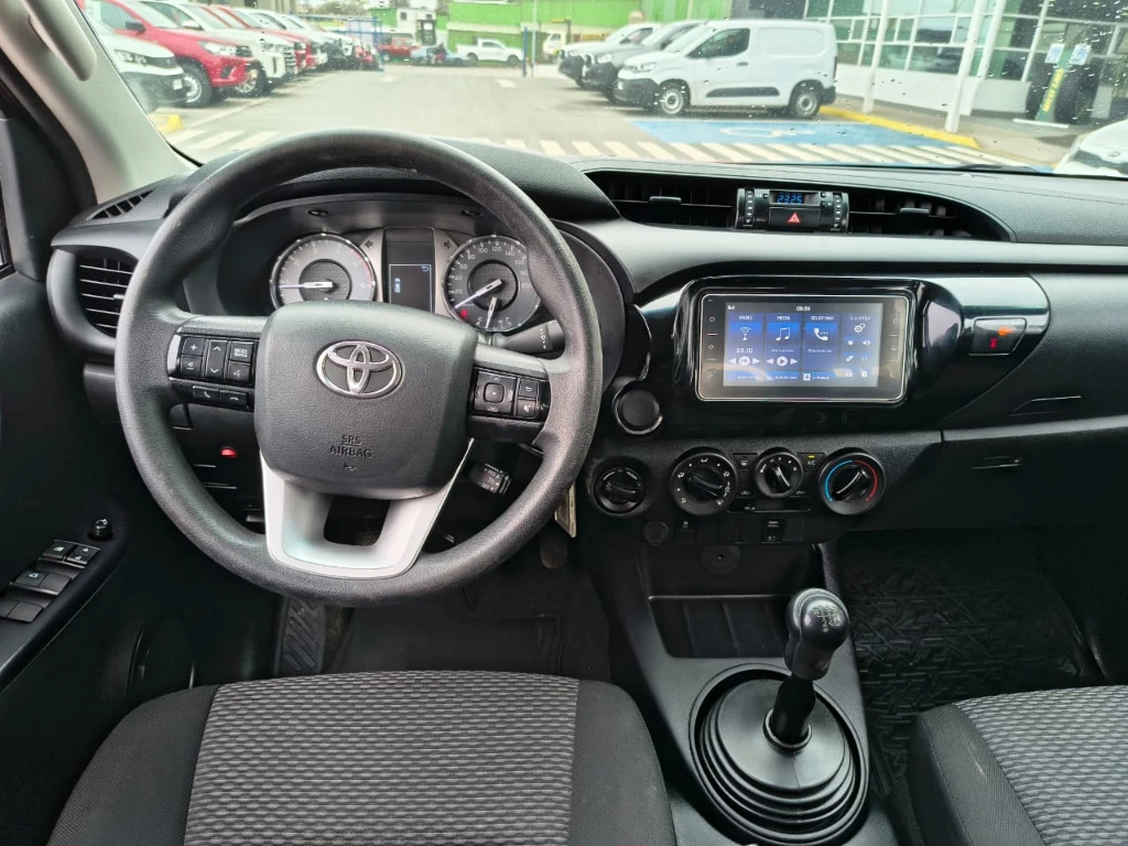 Toyota Hilux Dc 4x4 2.4 D Dx Mt año 2024
