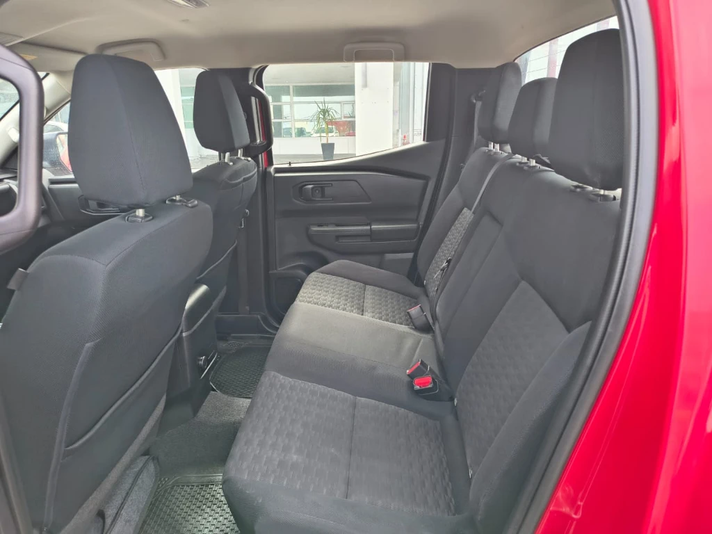 Mitsubishi L200 Katana D/c 2.4 Tdi Mt Xrt 4x4 año 2024