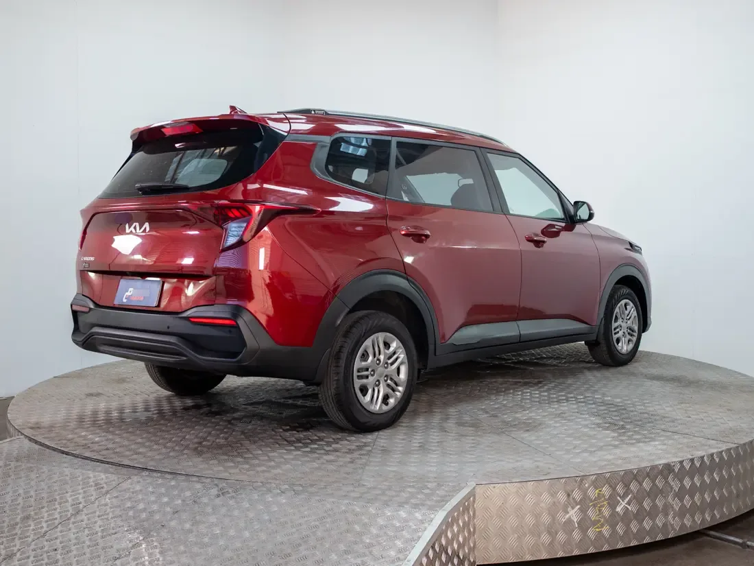 Kia Carens 1.5 Lx 7p Mt año 2024