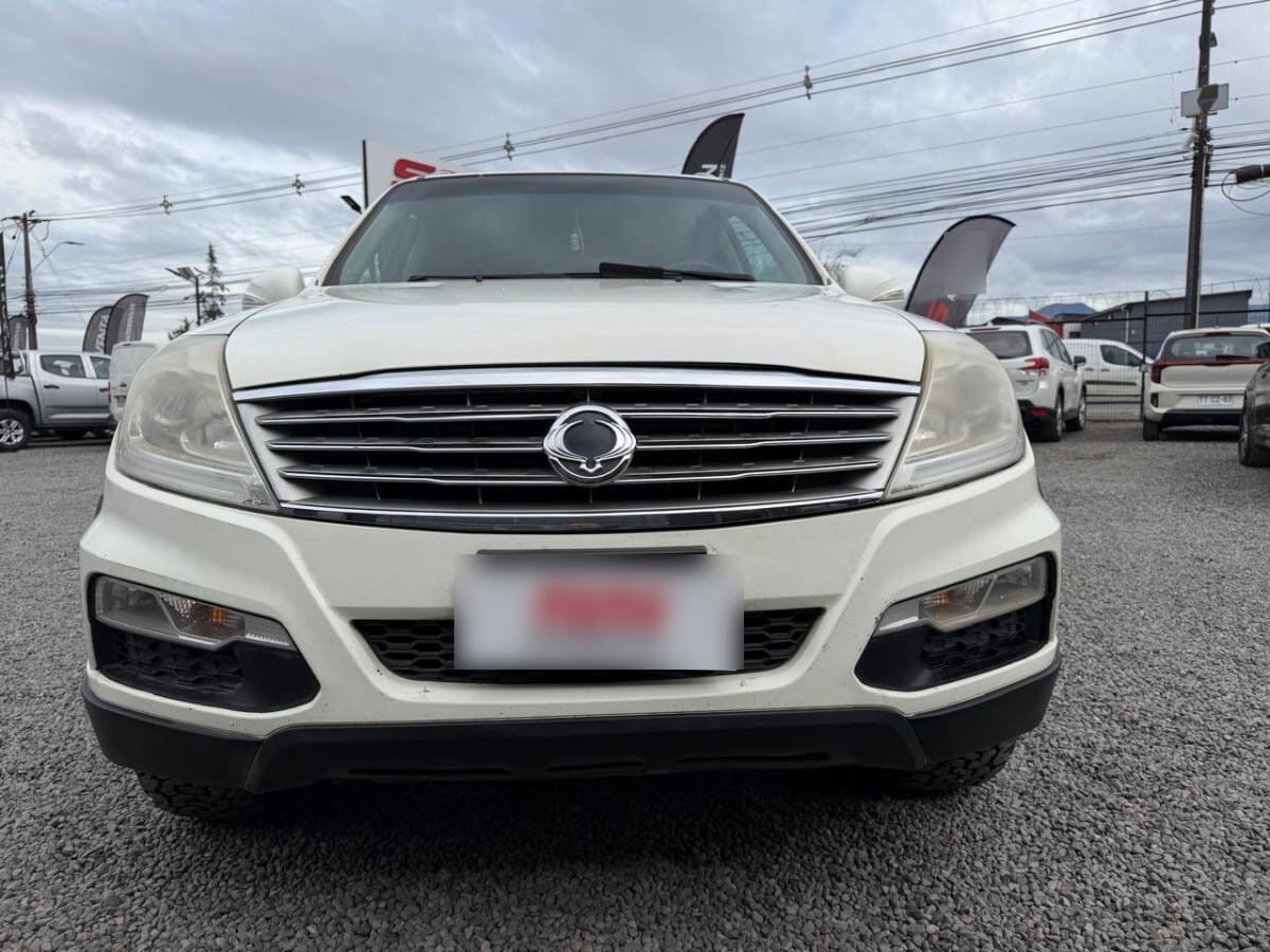 Ssangyong Rexton 4x2 Mt6 2.0 Hdi año 2015