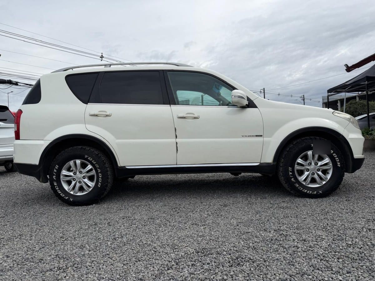 Ssangyong Rexton 4x2 Mt6 2.0 Hdi año 2015