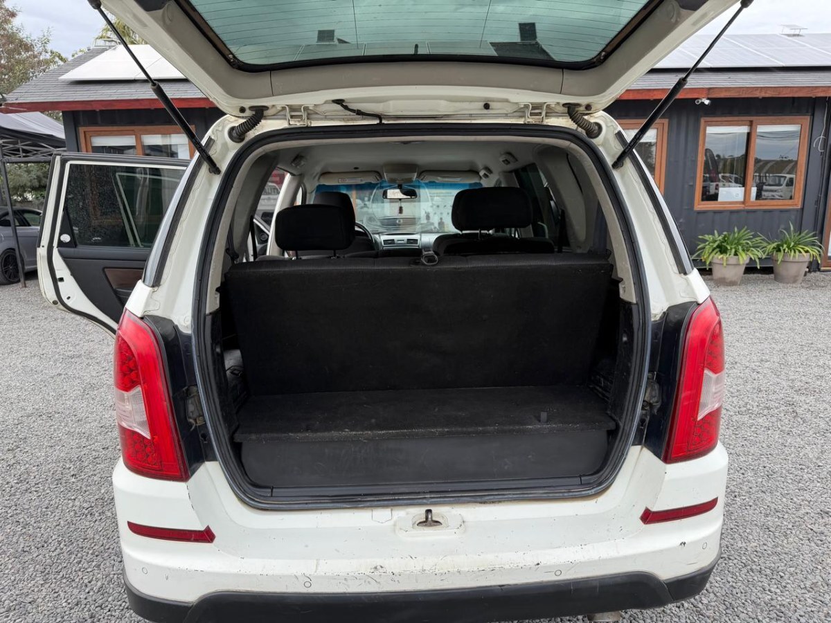 Ssangyong Rexton 4x2 Mt6 2.0 Hdi año 2015
