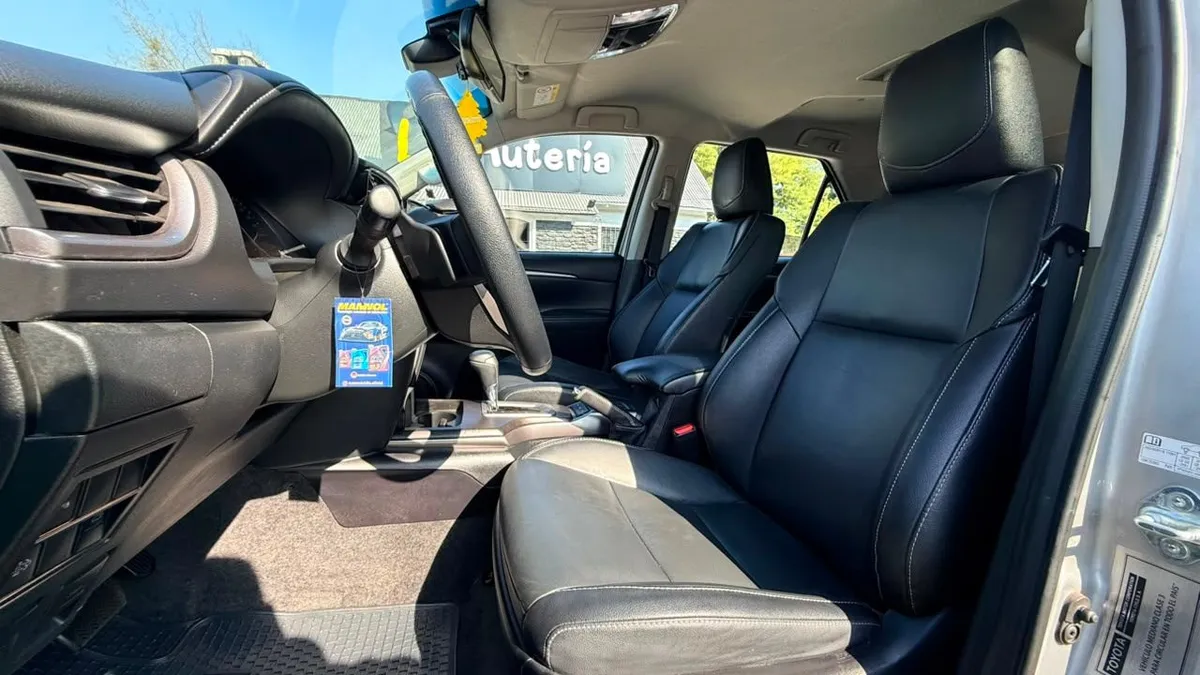 Toyota Fortuner 2.8 Srx Tdi Diesel 4x4 At 5p año 2022