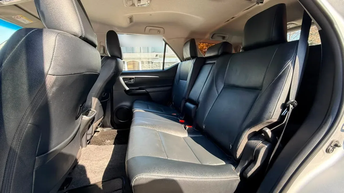 Toyota Fortuner 2.8 Srx Tdi Diesel 4x4 At 5p año 2022
