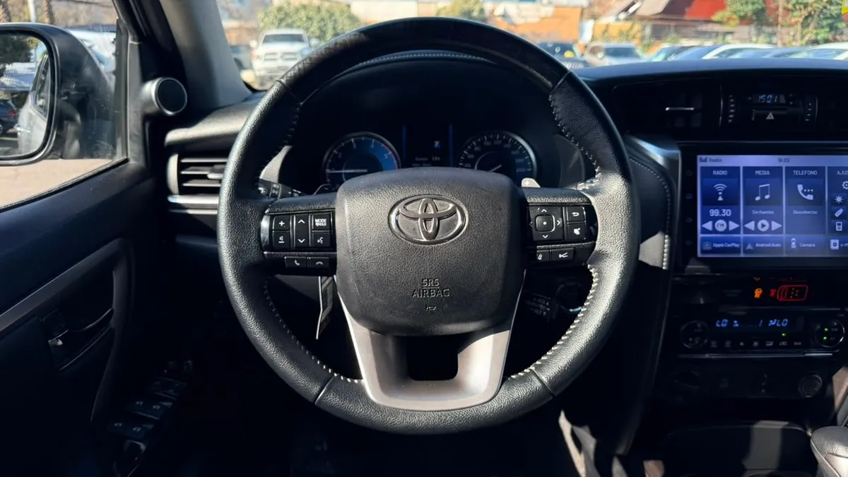 Toyota Fortuner 2.8 Srx Tdi Diesel 4x4 At 5p año 2022