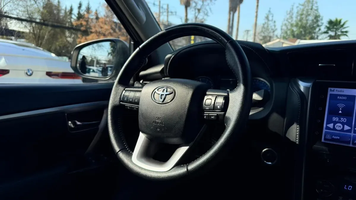 Toyota Fortuner 2.8 Srx Tdi Diesel 4x4 At 5p año 2022